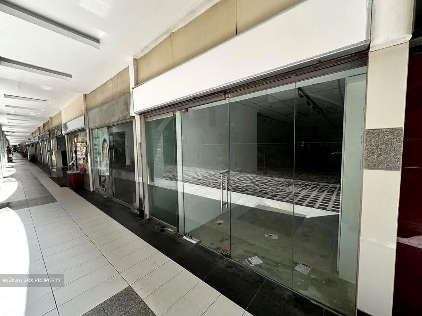 Roxy Square (D15), Retail #585393861